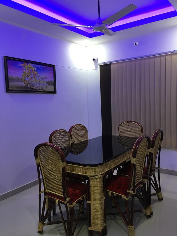 Rams Guest House Near Lulu Mall Thiruvananthapuram Екстериор снимка