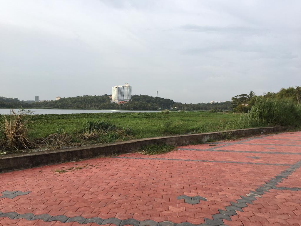 Rams Guest House Near Lulu Mall Thiruvananthapuram Екстериор снимка